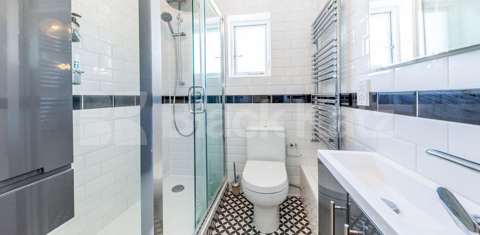 			LET!, 2 Bedroom, 1 bath, 1 reception Flat			 Oval Road, CAMDEN / REGENTS PARK